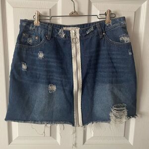 SWS Streetwear Society Womens Blue Jean Denim Skirt Raw Hem Zip Front.